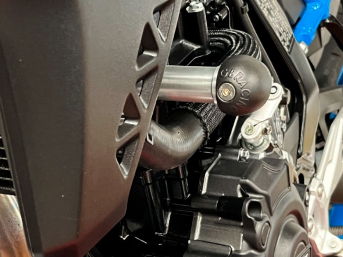 GB Racing Bullet Race rėmo slydimo apsaugų komplektas – Suzuki GSX-8S 2023–2024 – nuotrauka 2