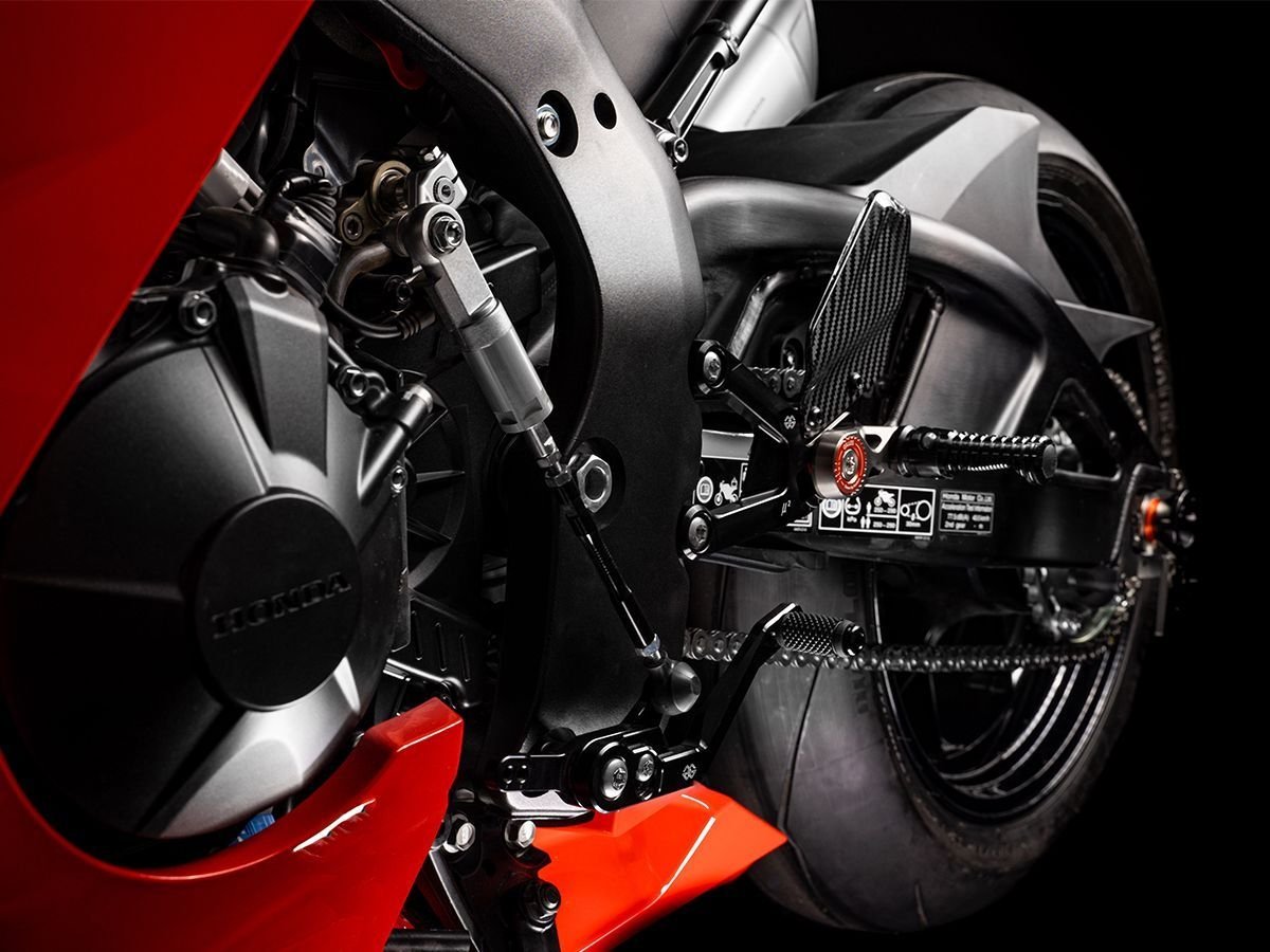 Gilles Tooling – Ant motociklo sumontuoti pakojai