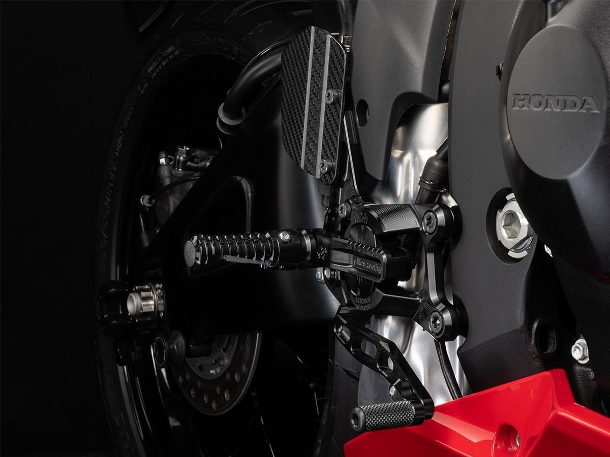 Gilles Tooling – Ant motociklo sumontuoti pakojai