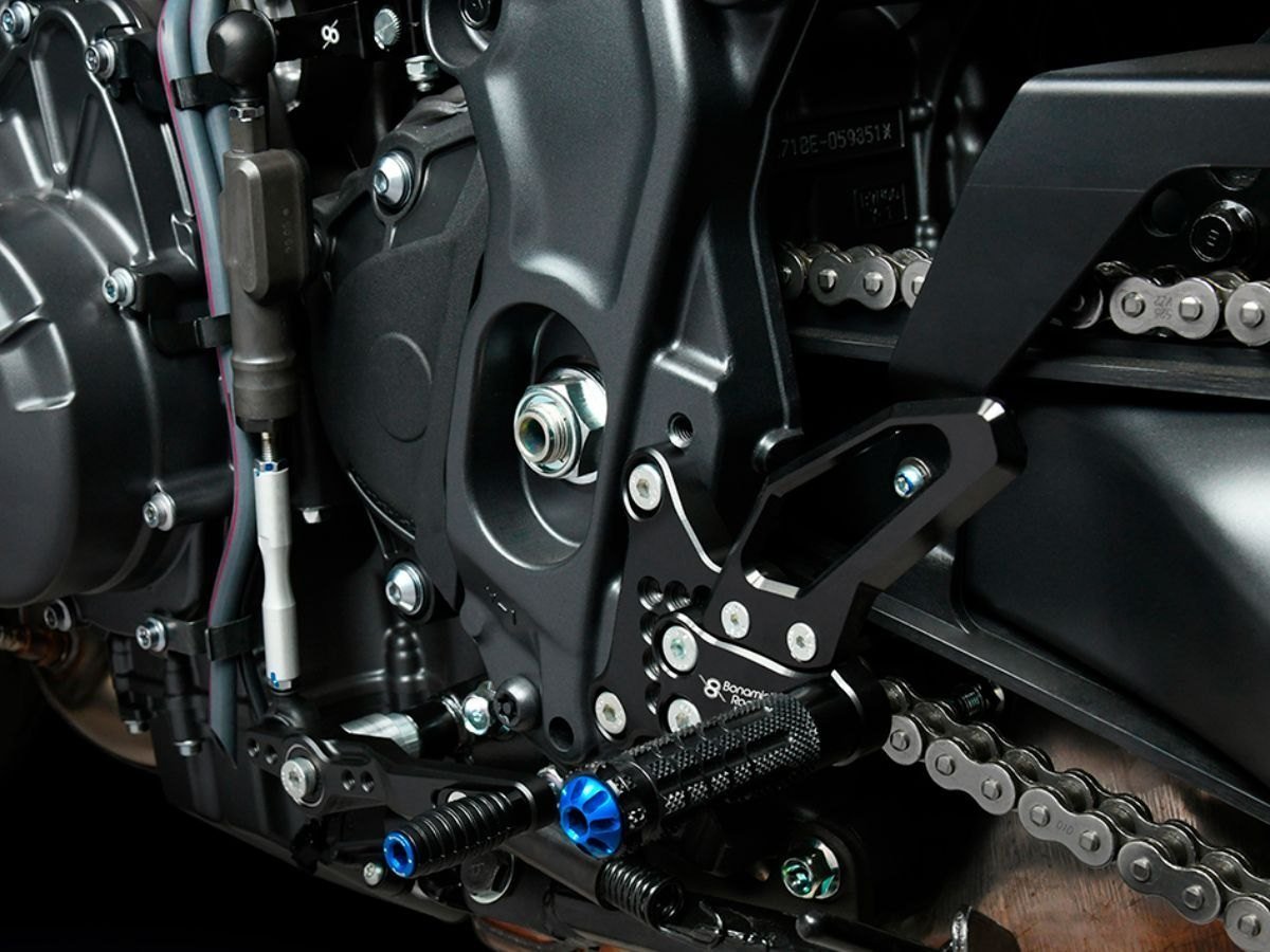 Bonamici Racing reguliuojamas kojelių komplektas – Yamaha MT-09 2021–2025 – nuotrauka 3