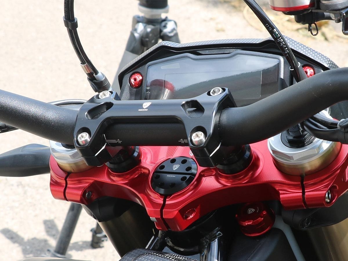 CNC Racing viršutinis vairo laikiklis – Ducati Hypermotard 698 Mono 2024 – nuotrauka 3
