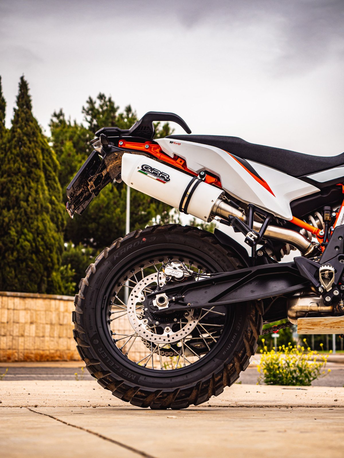 GPR Albus Evo4 duslintuvas (homologuotas) – KTM Duke 890 2021–2024 – nuotrauka 3