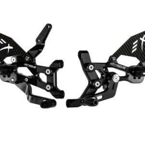 Extreme Components juodas GP Evo kojelių komplektas su karbonu – Ducati 899 / 959 / 1199 / 1299 / Ducati Panigale V2 2013–2024