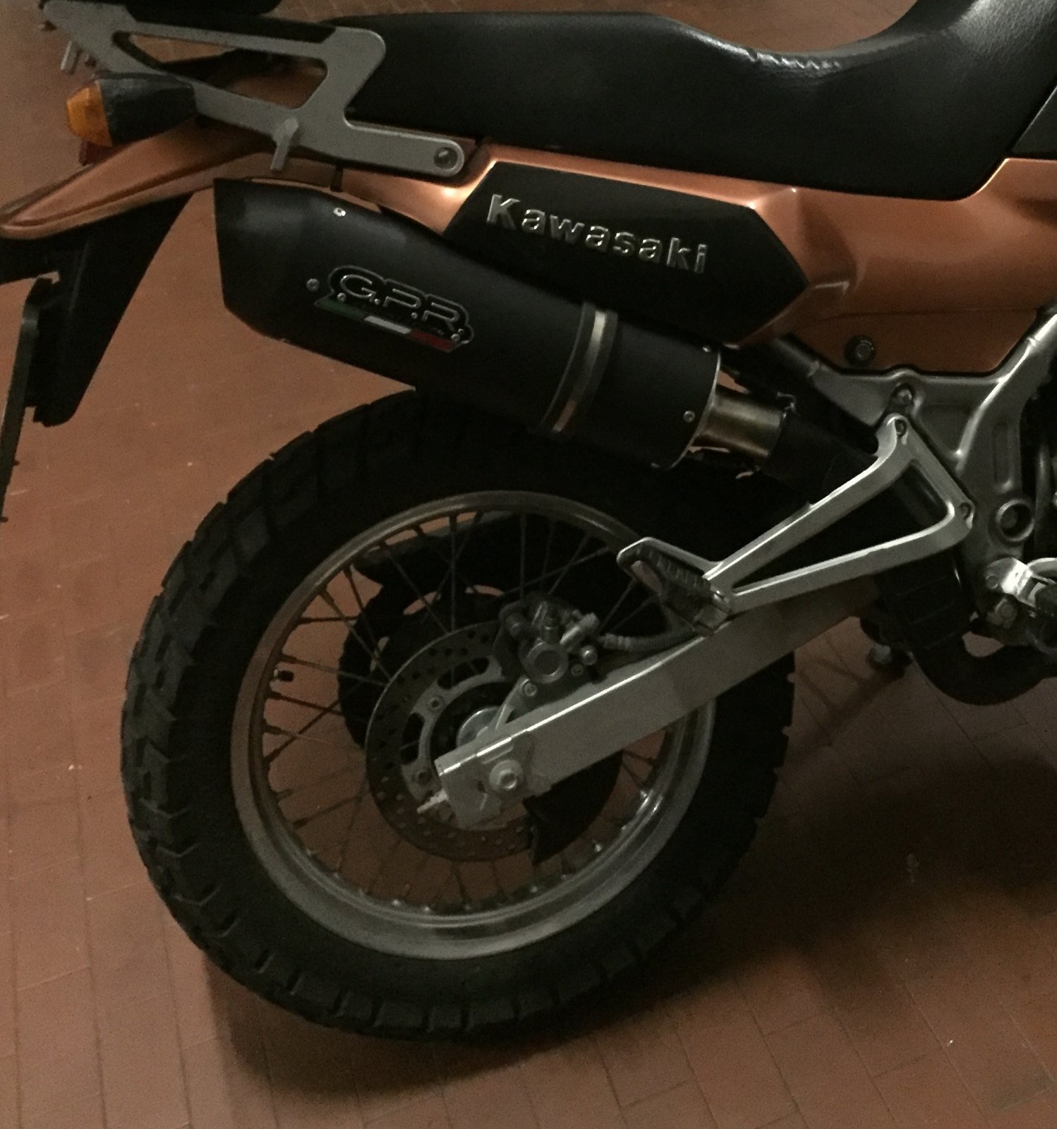 GPR Furore juodas duslintuvas (homologuotas) – Kawasaki KLE 500 1991–2007 – nuotrauka 5