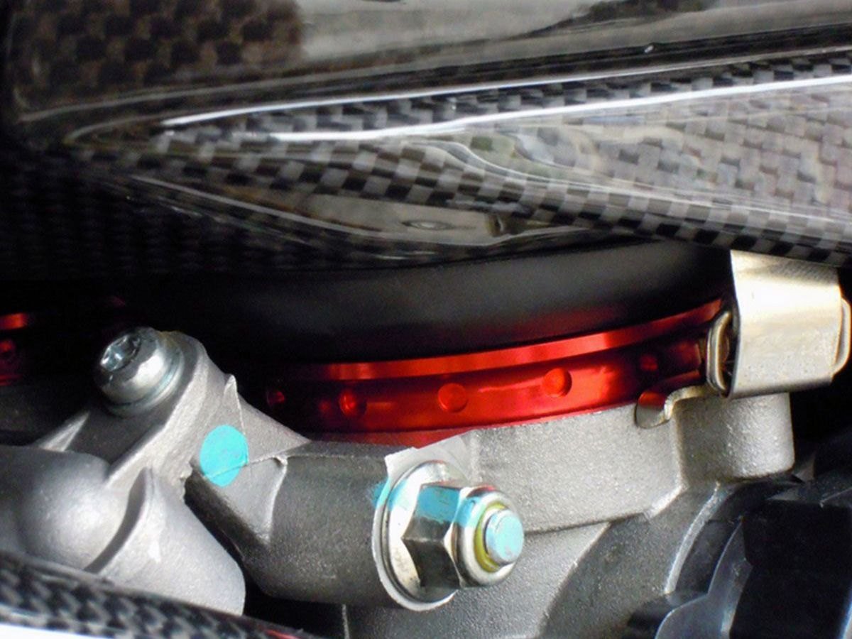 Motocorse CNC įsiurbimo piltuvėlių komplektas, raudonas – MV Agusta F4 1000 S 2004–2006 / MV Agusta F4 1000 AGO 2004–2006 ir kt. – nuotrauka 2