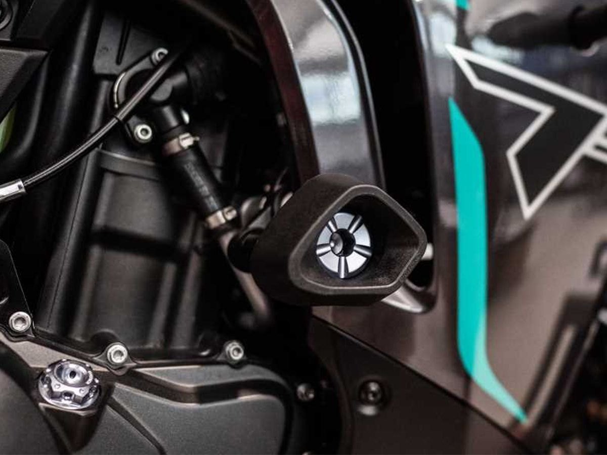 Evotech amortizuojantys rėmo slankikliai – Benelli Tornado 550 2025