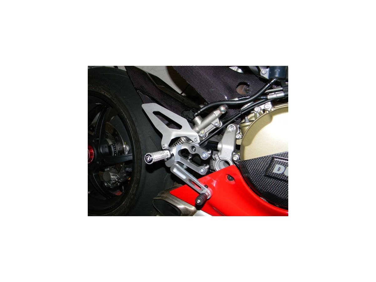 DBK reguliuojamas kojelių komplektas – Ducati Panigale V2 2020–2023 / Ducati Panigale Superleggera ir kt. – nuotrauka 2