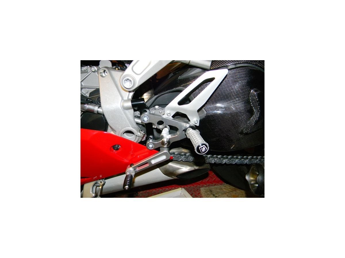 DBK reguliuojamas kojelių komplektas – Ducati Panigale V2 2020–2023 / Ducati Panigale Superleggera ir kt. – nuotrauka 3