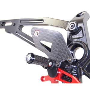 DBK reguliuojamas vairuotojo kojelių komplektas – Ducati Monster 821 2014–2017 / Ducati Monster 1200 2014–2016