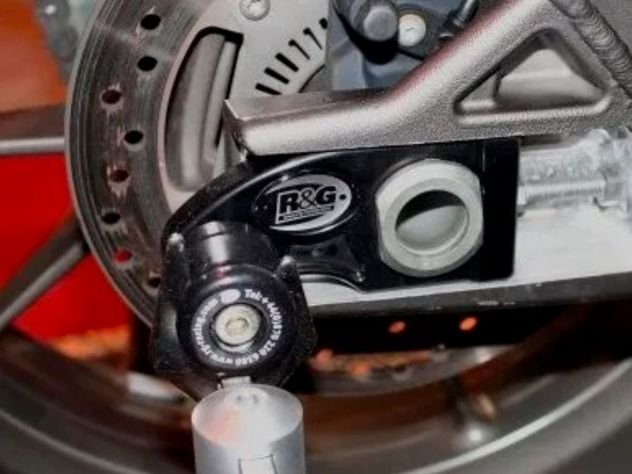R&G Galinės pakėlimo kojelės – BMW S 1000 R / RR / XR 2014–2025
