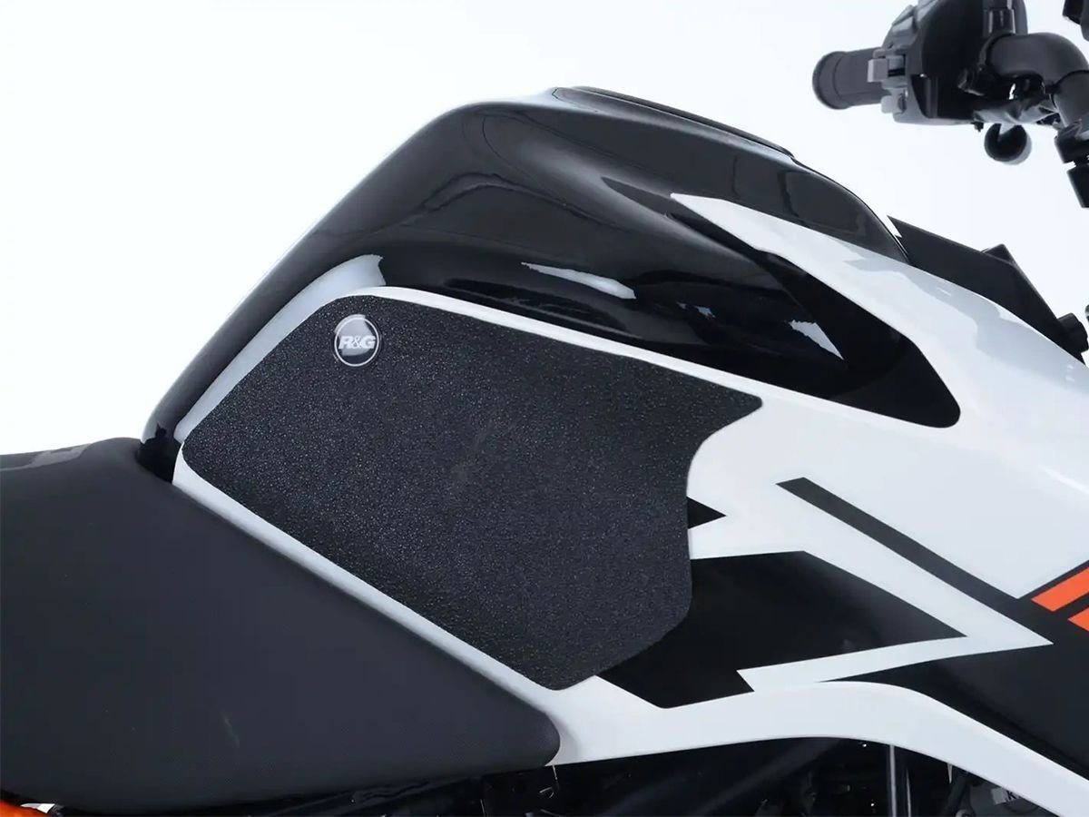 R&G bako gripai – KTM 125 Duke 2017–2023 (juodi)