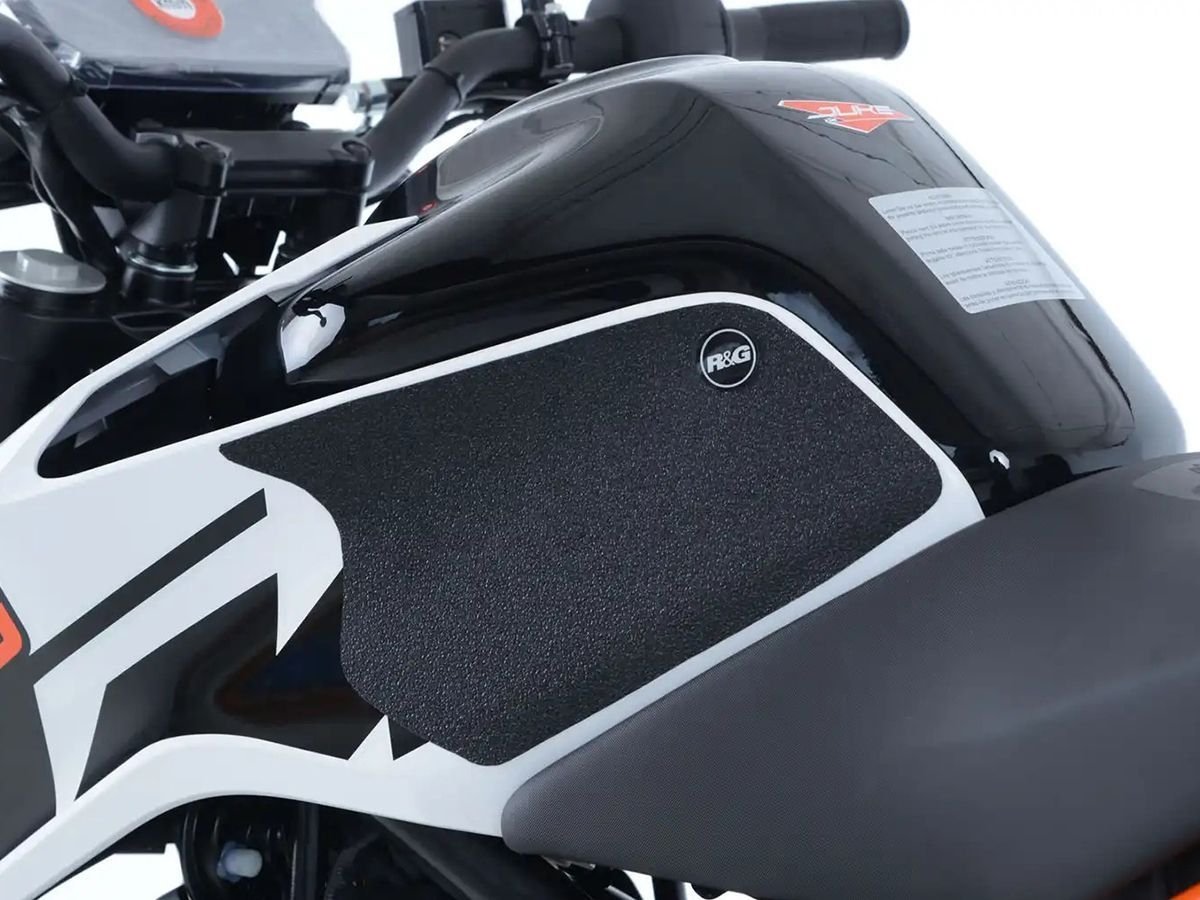 R&G bako gripai – KTM 125 Duke 2017–2023 (juodi) - Image 3